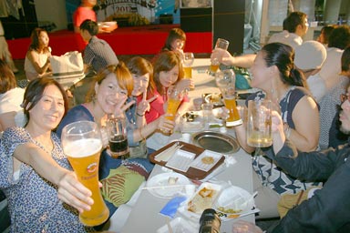 オクトーバーフェスト in 新梅田シティ　2012／みんなで乾杯（プロースト）