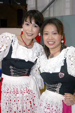 神戸オクトーバーフェスト in 三宮 2013/ケイコとカオリ