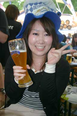 神戸オクトーバーフェスト in 三宮 2013/バイエルン帽で