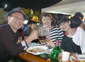 オオサカオクトーバーフェスト2013／家族でプロースト（乾杯）！