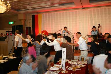 京都センチュリーホテル オクトーバーフェスト 2013/ムカデ行進