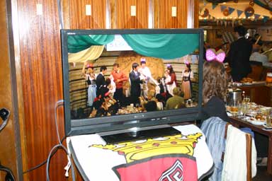 オクトーバーフェスト in 大阪 2013/奥の部屋席ではホール席の映像が…
