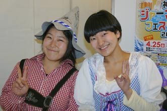 ジャーマンビアフェスティバル2014/ステージも盛り上げたスタッフさん