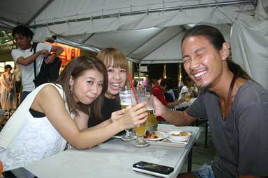 新梅田シティオクトーバーフェスト　2014／みんなでプローストッ（乾杯）！