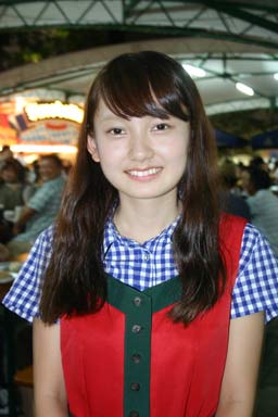 高知オクトーバーフェスト2014/会場案内のスタッフさん