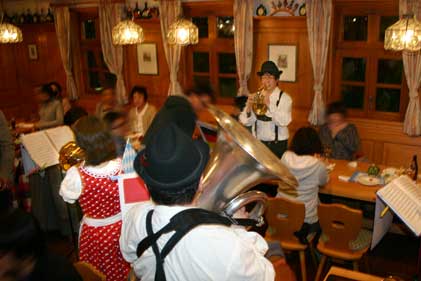 ヴュルツブルク ビール・パーティー2014/屋内席でも演奏 画像